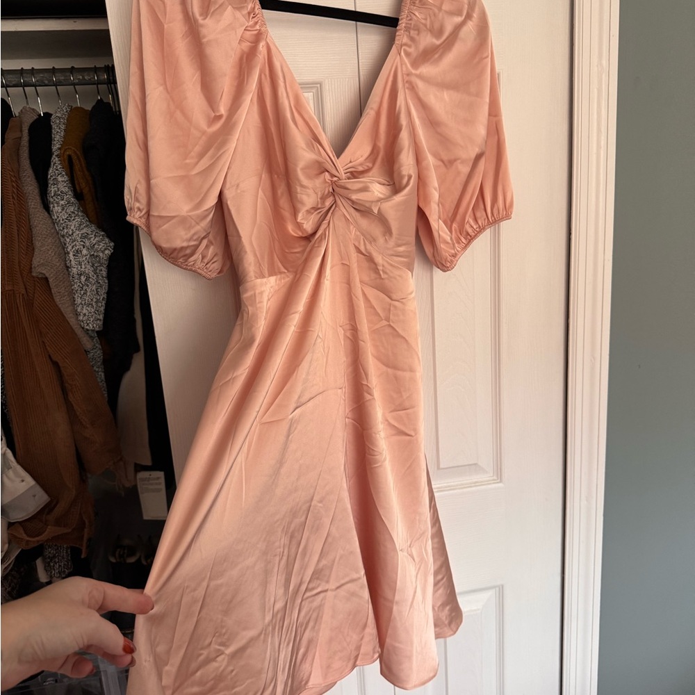 Express Satin Twist Front Light Pink / Blush size M - Picture 3 of 7